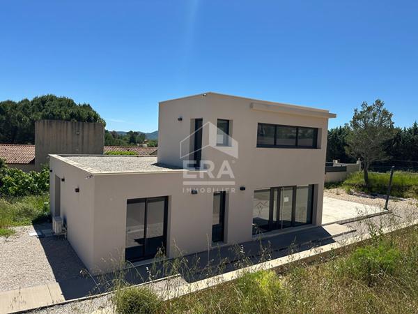 A VENDRE 83470 SAINT MAXIMIN  LOCAL COMMERCIAL DE 120 M² 7 BUREAUX SUR 2500M² DE TERRAIN  PARKING