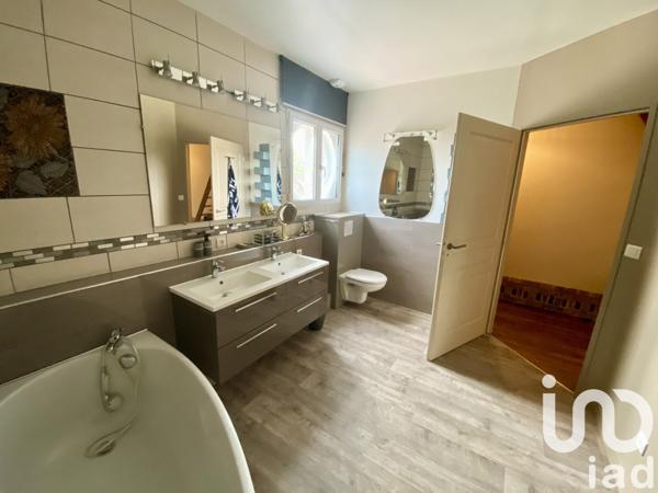 Maison à vendre 5 pièces 209 m² Montceaux-lès-Vaudes