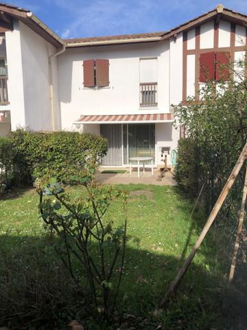 Au coeur de Cambo-les-Bains maison mitoyenne T3 en duplex 279 000 €