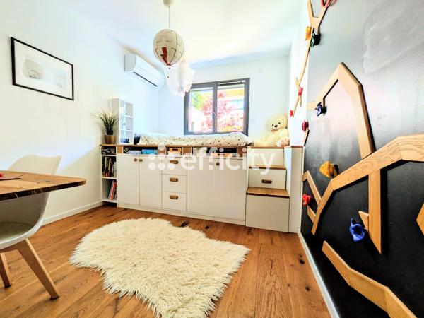 Maison
         7 pièces
        - 180 m² Exclusivité 925 000 € *