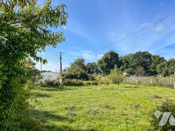 Dans un hameau de campagne tranquille, à 5 mins de route des commerces, services et de la gare ...