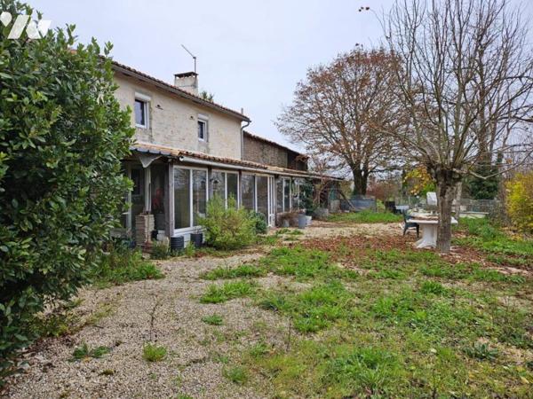 A vendre à CHAUNAY, une maison ancienne au sein d'un terrain de 6123m²