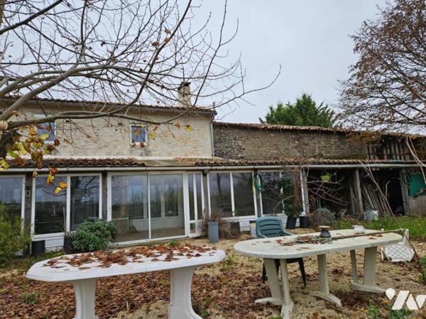 A vendre à CHAUNAY, une maison ancienne au sein d'un terrain de 6123m²