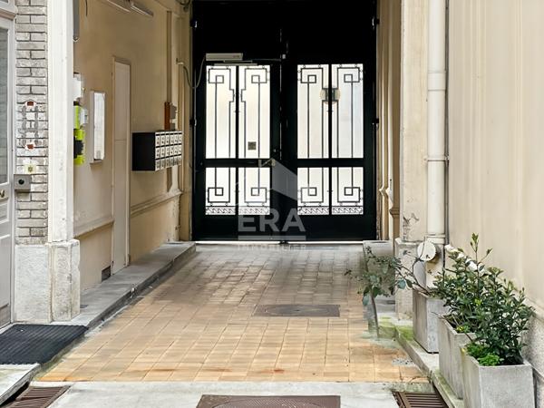 APPARTEMENT T2 AVEC TERRASSE EN HYPER-CENTRE, RUE DE THILLOIS