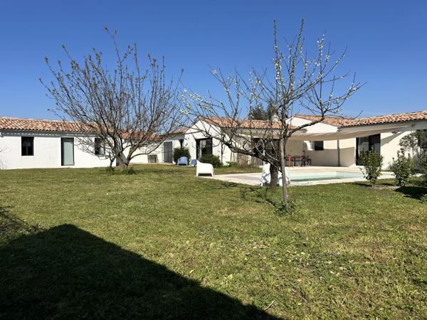 Réthaise nichée au fond d'une impasse