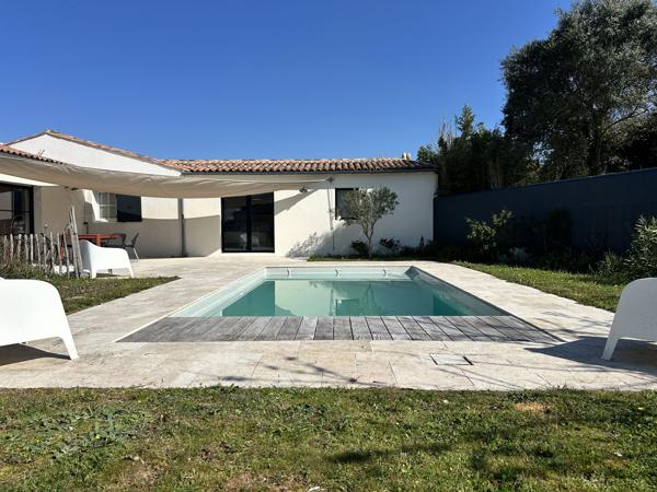 Réthaise nichée au fond d'une impasse