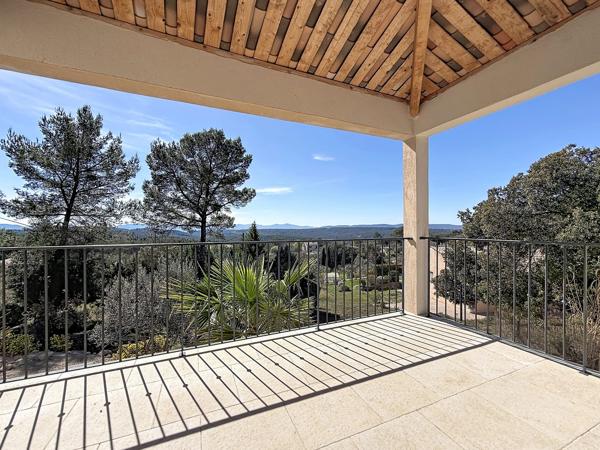 Magnifique maison neuve avec jacuzzi et piscine
