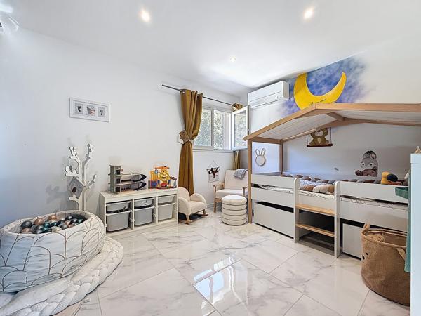 Magnifique maison neuve avec jacuzzi et piscine