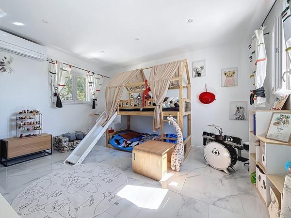 Magnifique maison neuve avec jacuzzi et piscine