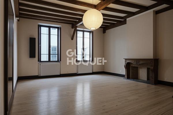 Centre historique : Grand T2 de 66 m²
