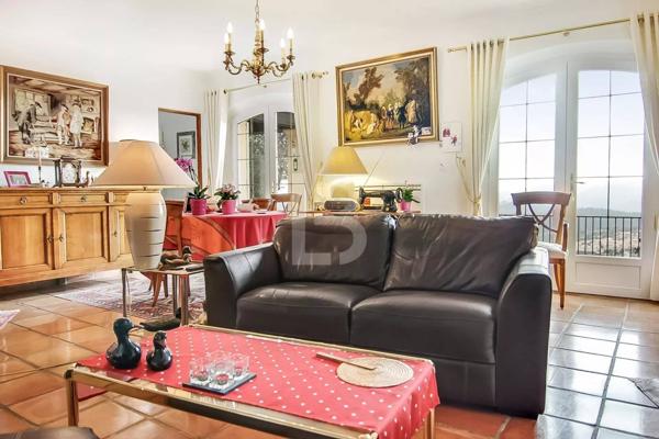 Belle villa provençale à vendre au calme avec vue mer