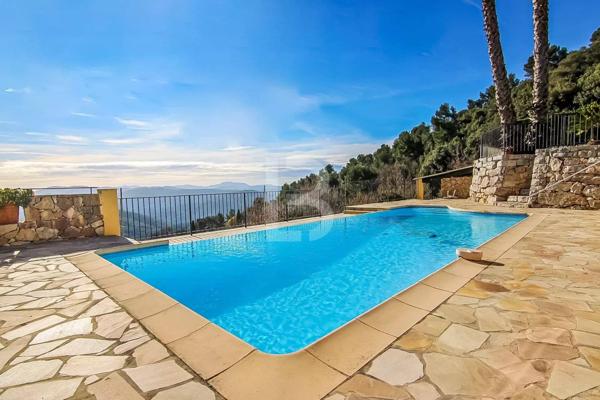 Belle villa provençale à vendre au calme avec vue mer