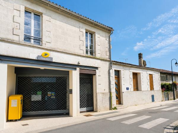 Maison
         4 pièces
        - 101 m² 75 000 € *