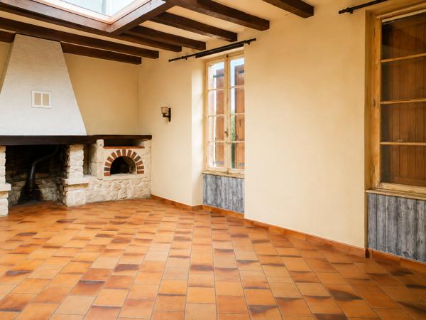 Maison
         4 pièces
        - 101 m² 75 000 € *