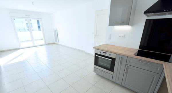 A vendre, Saint Raphaël, appartement deux pièces avec piscine dans une résidence récente
