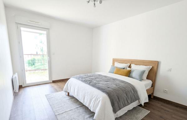 A vendre, Saint Raphaël, appartement deux pièces avec piscine dans une résidence récente