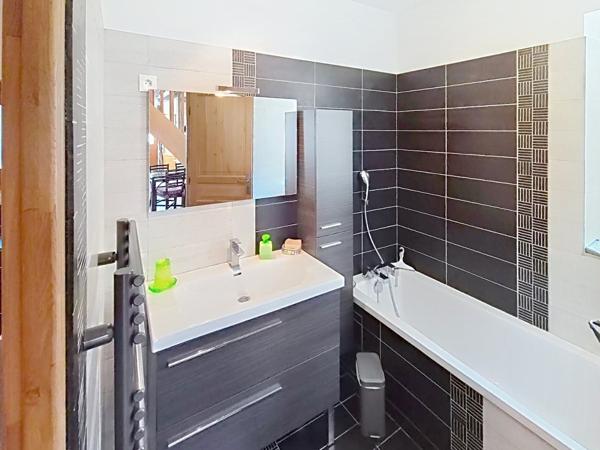 Maison
         4 pièces
        - 120 m² 139 900 €*