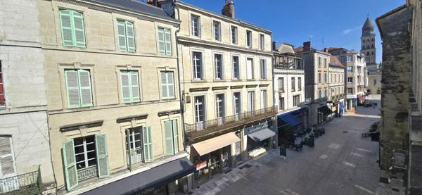 Appartement T3, résidence sécurisée avec ascenseur et cave privative