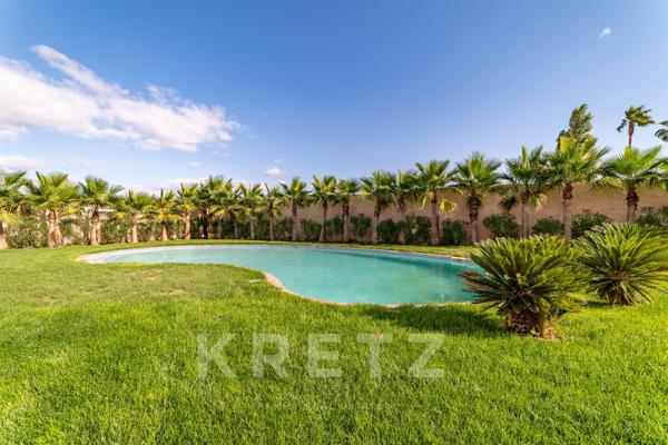 Villa rénovée en bord de mer