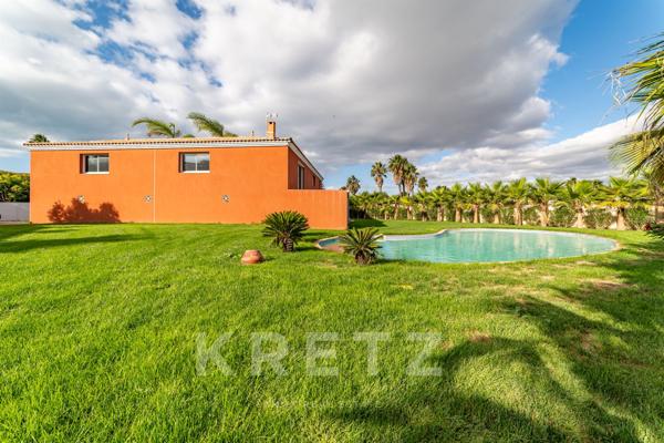 Villa rénovée en bord de mer