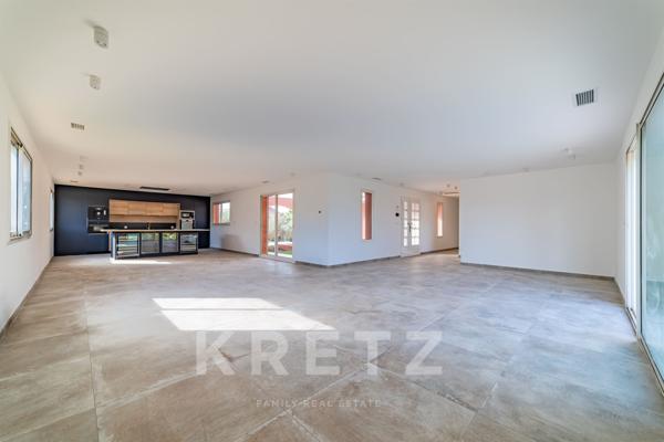 Villa rénovée en bord de mer