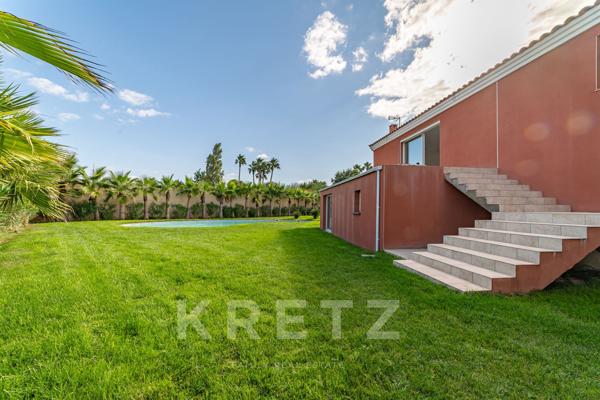 Villa rénovée en bord de mer