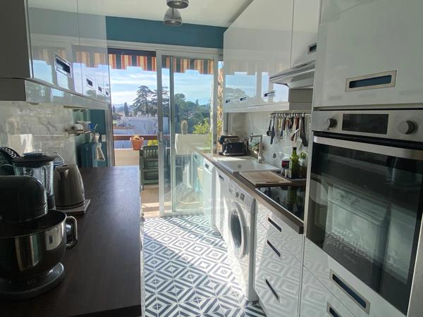 Appartement à vendre 3 pièces avec grandes terrasses (PENH CHAI)