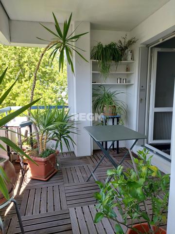 Pau (64000) T3 lumineux avec terrasse, vue Pyrénées, garage, cave et parking