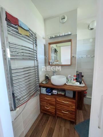 Pau (64000) T3 lumineux avec terrasse, vue Pyrénées, garage, cave et parking