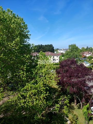 Pau (64000) T3 lumineux avec terrasse, vue Pyrénées, garage, cave et parking