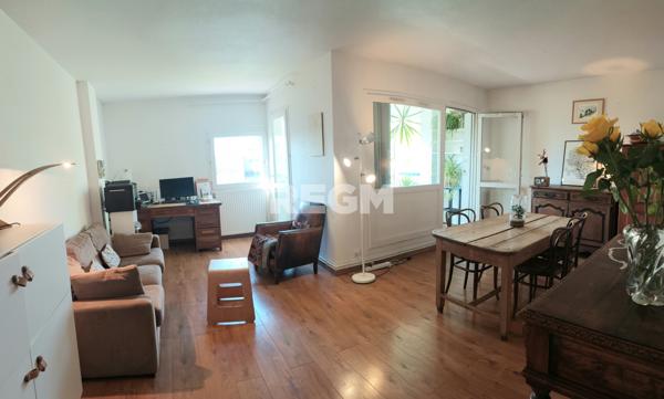 Pau (64000) T3 lumineux avec terrasse, vue Pyrénées, garage, cave et parking