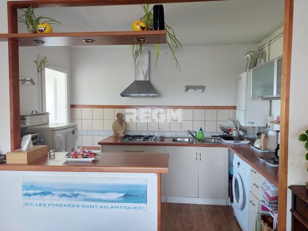 Pau (64000) T3 lumineux avec terrasse, vue Pyrénées, garage, cave et parking