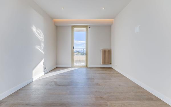 Appartement à vendre    3 pièces • 76 m2 Nice