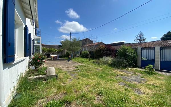 Maison à vendre    4 pièces •  Rochefort