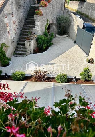 Maison de Bourg entièrement rénovée