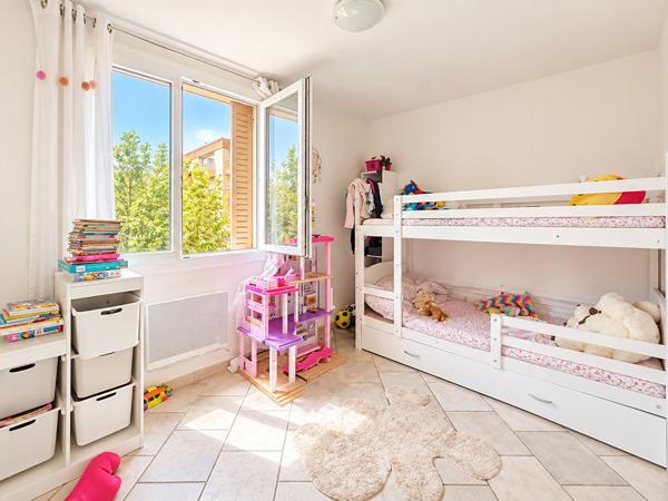 FREJUS PLAGE - Proche mer ? T4 lumineux en étage élevé avec balcon