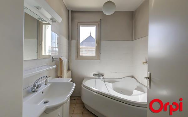 Maison à vendre    15 pièces • 302 m2 Les Avenières