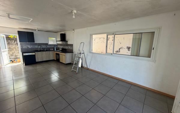 Maison à vendre    4 pièces •  Saint-Joseph