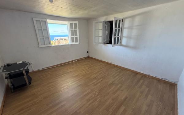 Maison à vendre    4 pièces •  Saint-Joseph