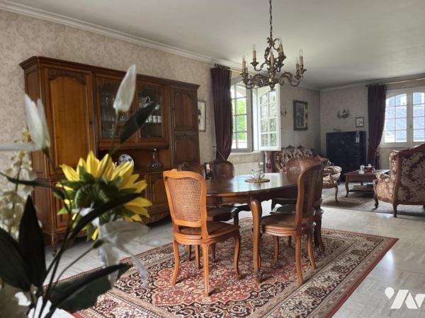 Hyper centre, proche gare,  maison de 1983 4 chambres ( T6 /180 m² hab.env.) sur 705 m² de terrain 