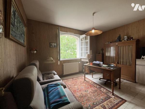 Hyper centre, proche gare,  maison de 1983 4 chambres ( T6 /180 m² hab.env.) sur 705 m² de terrain 