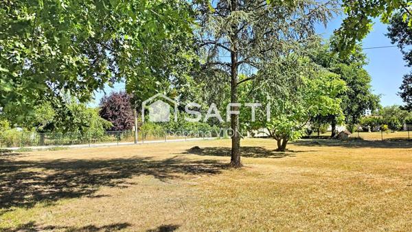TERRAIN PLAT ET CLOTURE
