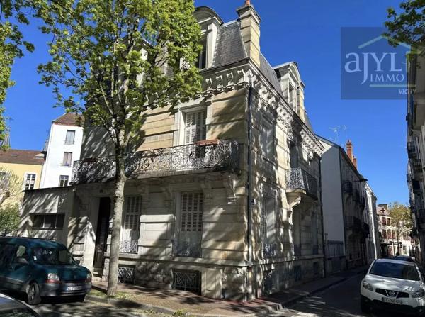 Immeuble
         9 pièces
        - 220 m² 490 000 € *