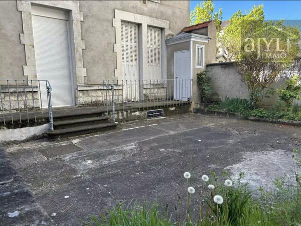 Immeuble
         9 pièces
        - 220 m² 490 000 € *