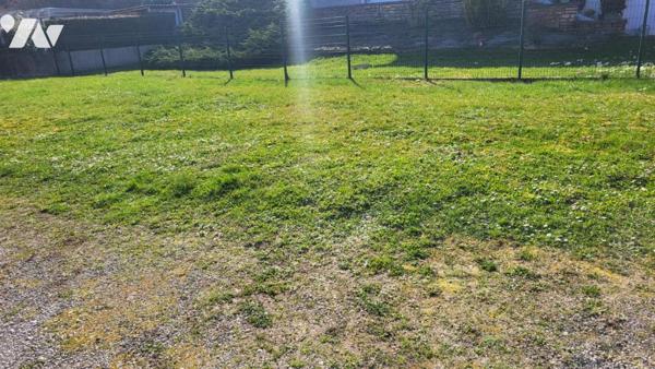 PONT DE ROIDE, deux appartements T2, deux combles, un garage avec remise, jardins privatifs
