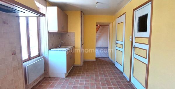 Appartement et sa dépendance rénovée entièrement proche de toutes commodités !!