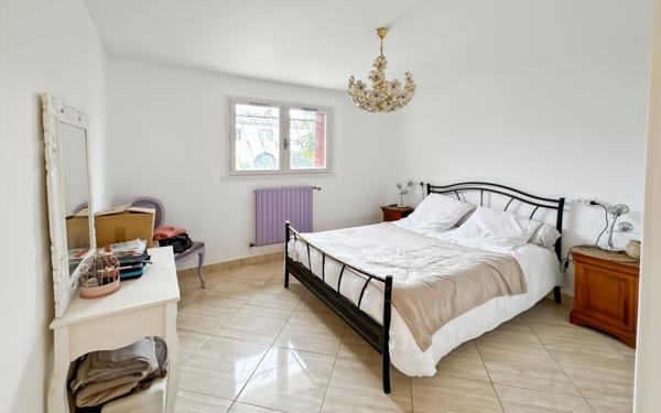 Maison à vendre    5 pièces • 172 m2 Boulazac