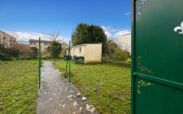 Maison à vendre    5 pièces • 172 m2 Boulazac