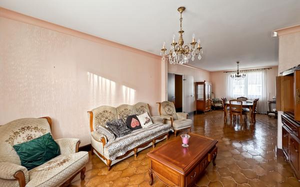 Maison à vendre    5 pièces • 172 m2 Boulazac