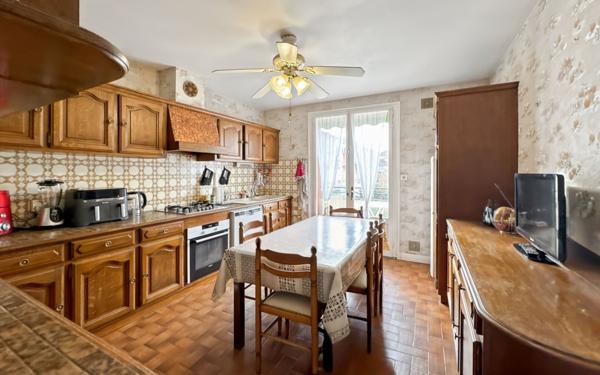 Maison à vendre    5 pièces • 172 m2 Boulazac